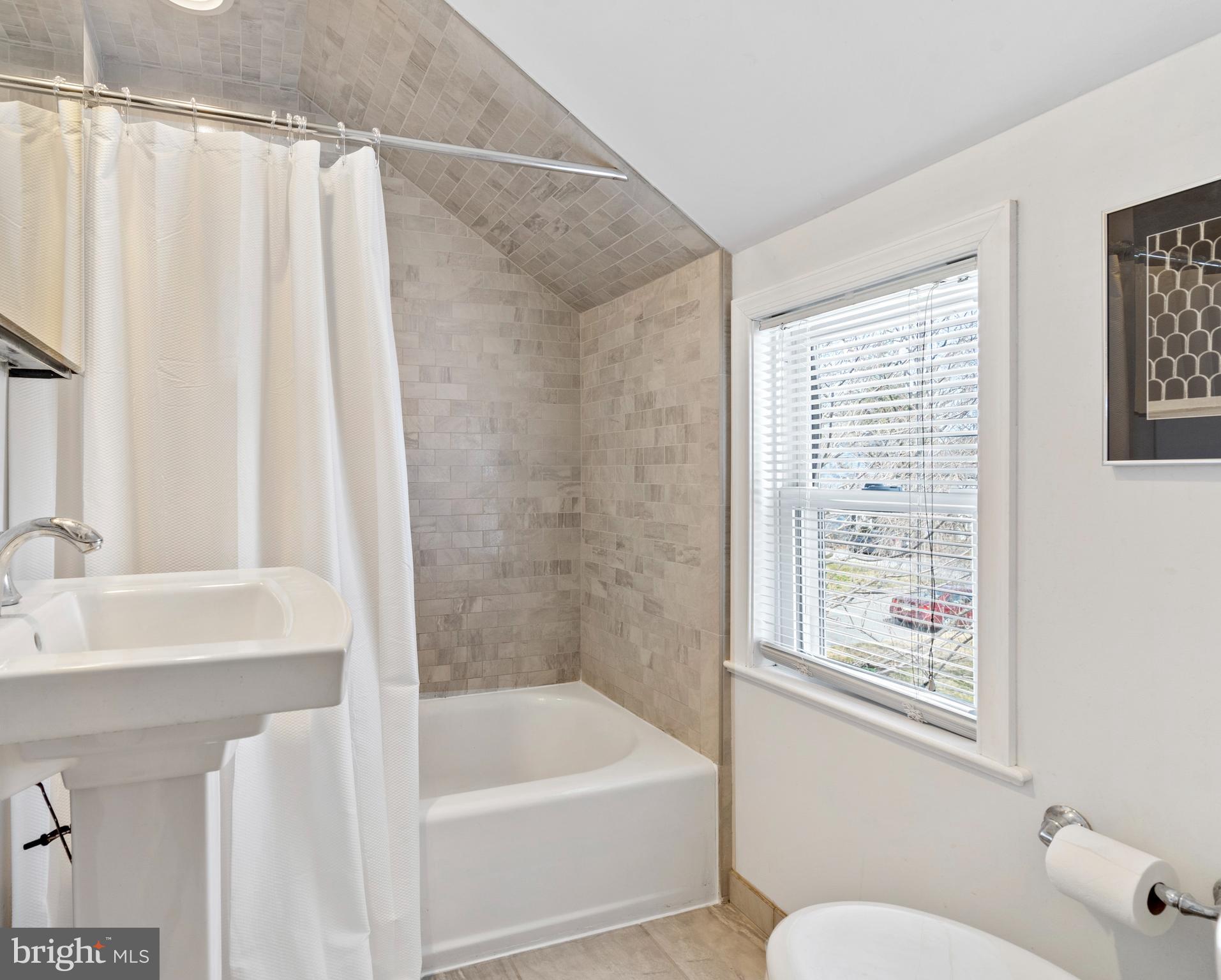 932 Clover Hill Road Wynnewood, PA 19096 - Photo 27 of 37 Gallery Image 27