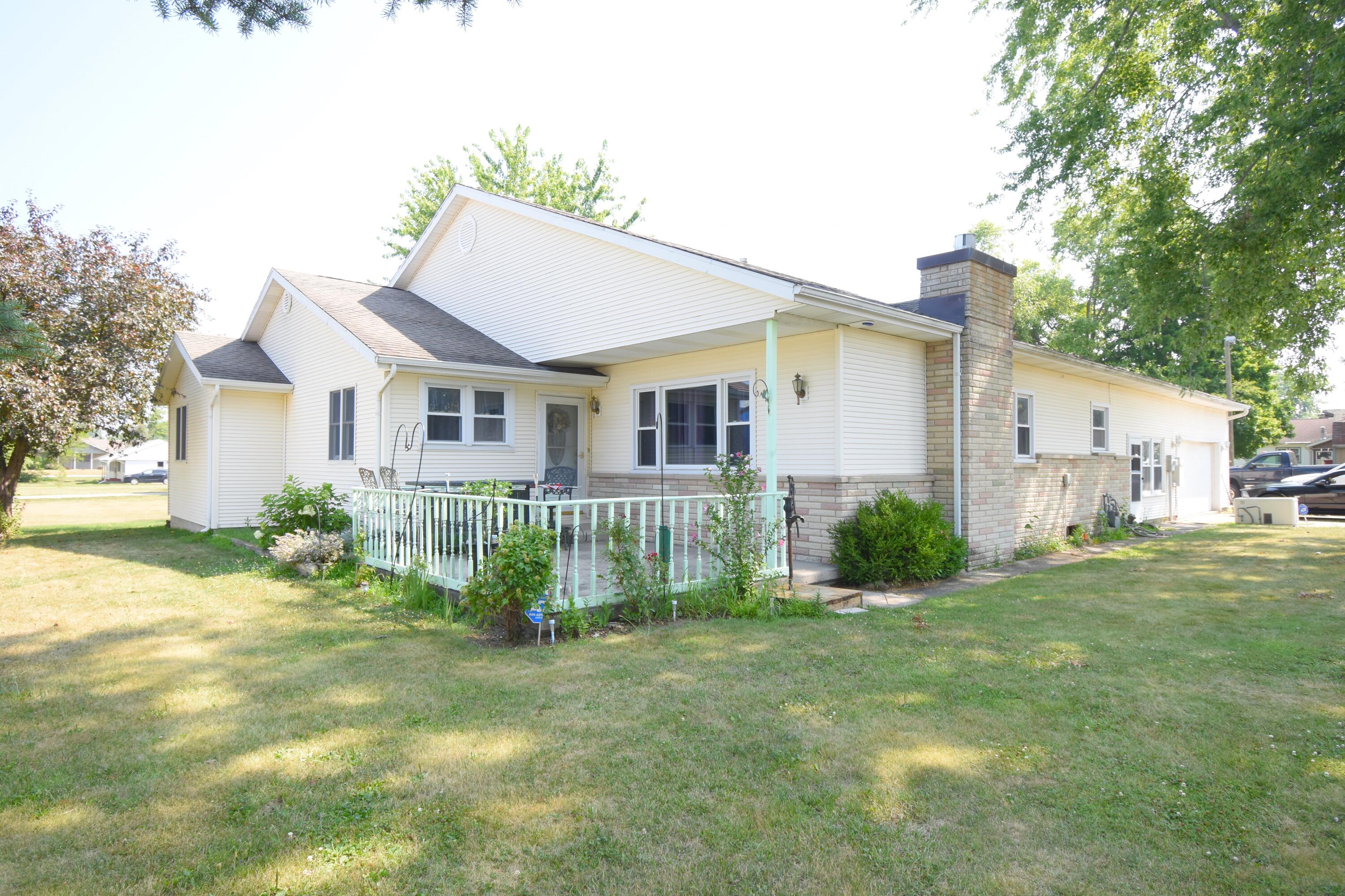 719 North Monroe Street Rensselaer, IN 47978 - Photo 2 of 41 a view of a house with a yard