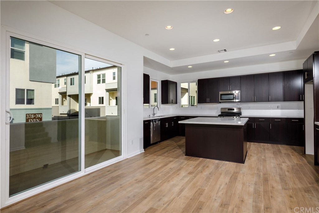 370 Broadway Drive Brea, CA 92821 - Photo 3 of 5