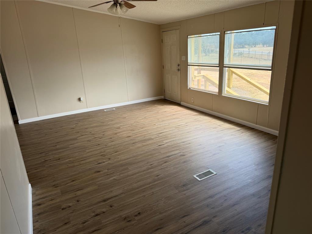 143 Summit Ridge Lane Springtown, TX 76082 - Photo 6 of 19 Gallery Image 6