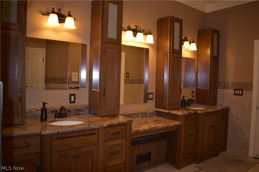 826 Hanover Road Gates Mills, OH 44040 - Photo 12 of 16 Gallery Image 12