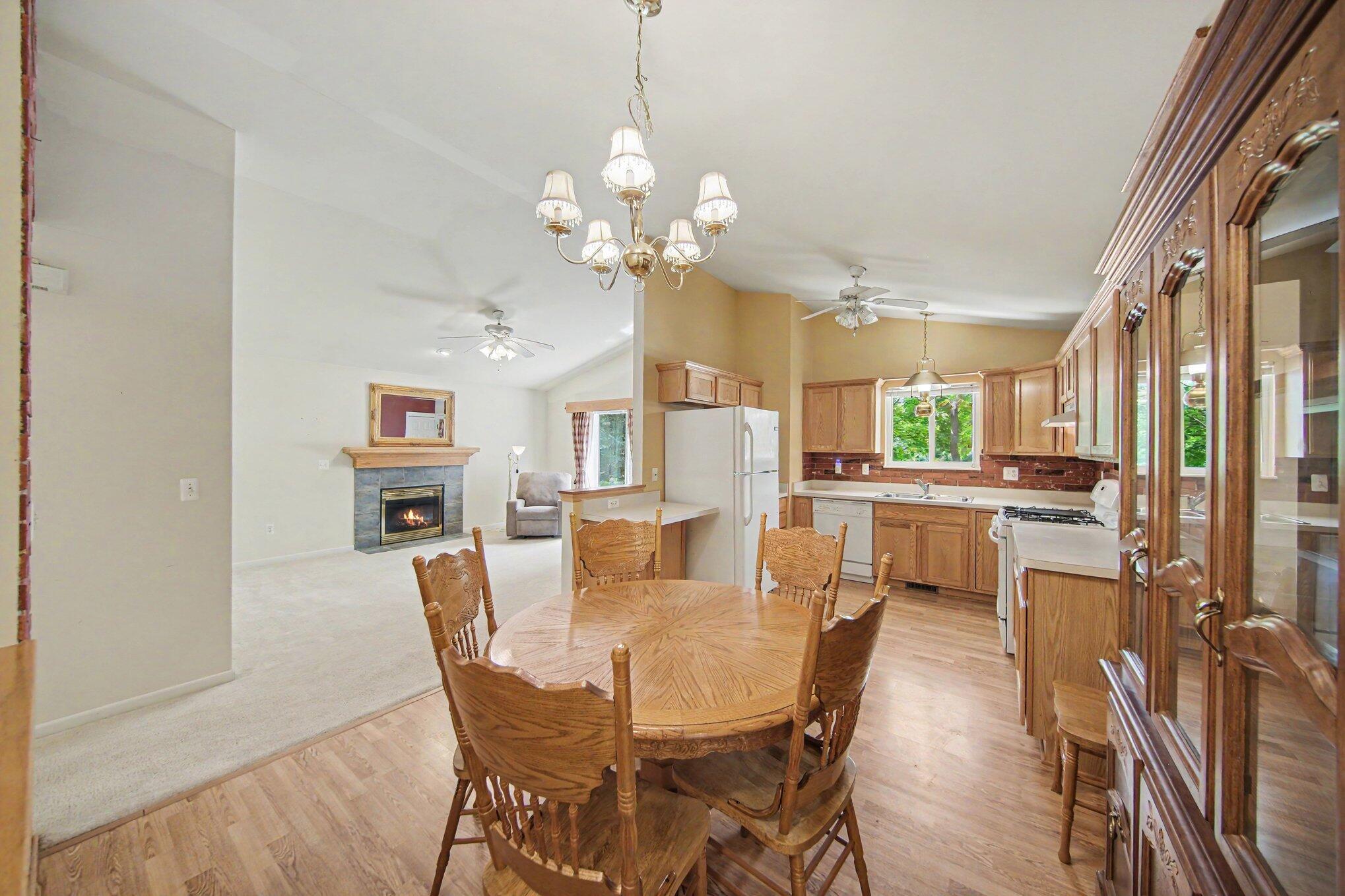 103 Ridgeview Court Grass Lake, MI 49240 - Photo 7 of 38 009_file_8166