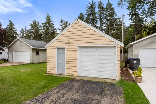 $209,900 | 529 Fairview Avenue, Neenah, WI 54956