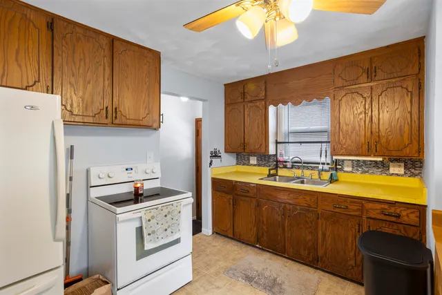 $209,900 | 529 Fairview Avenue, Neenah, WI 54956