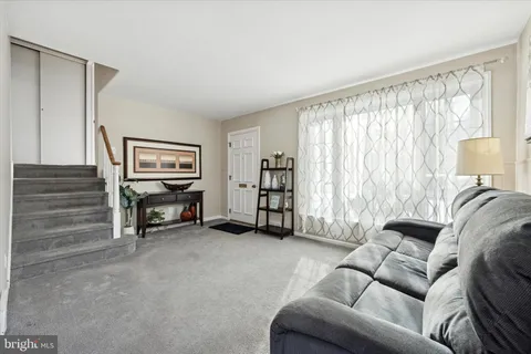 $2,500 | 8711 Old Line Road, Philadelphia, PA 19128