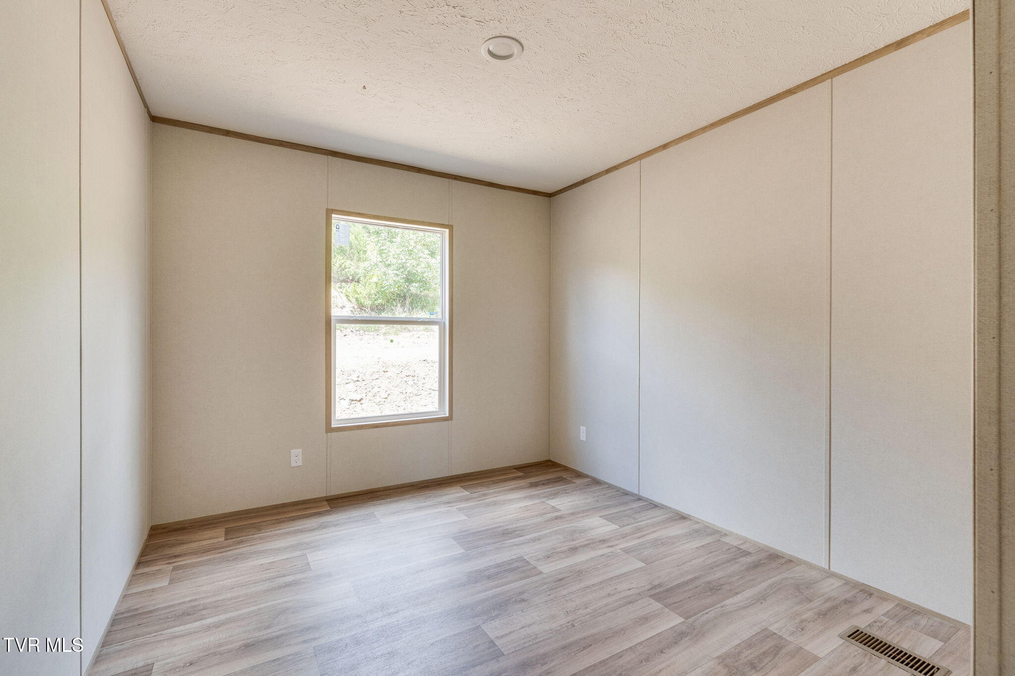 2145 Oakwood Road Midway, TN 37809 - Photo 20 of 27 016