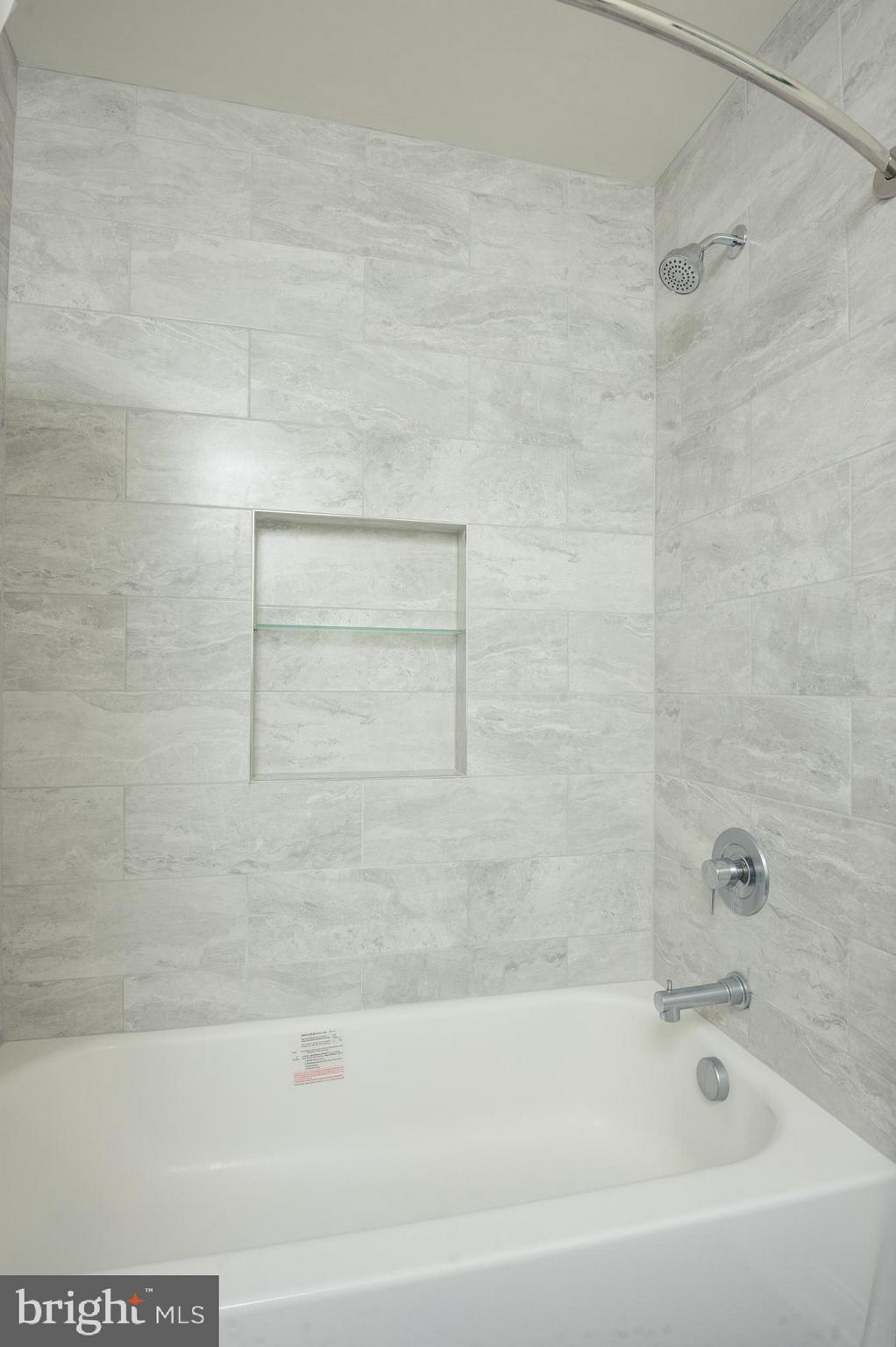 516 Second Street Annapolis, MD 21403 - Photo 11 of 20 MBA completely renovated in 2017.
