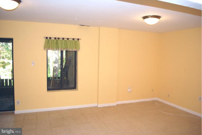 9602 Basket Ring Road Columbia, MD 21045 - Photo 10 of 17 Family Room