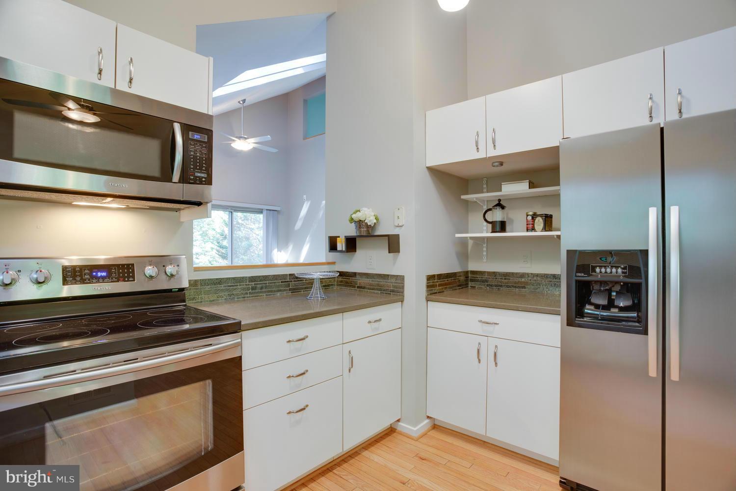 1679 Cedar Hollow Way Reston, VA 20194 - Photo 7 of 30 Kitchen