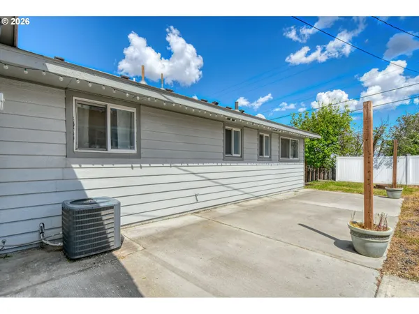 $279,900 | 808 Southeast 6th Street, Pendleton, OR 97801