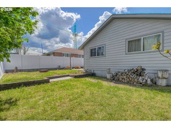 $279,900 | 808 Southeast 6th Street, Pendleton, OR 97801