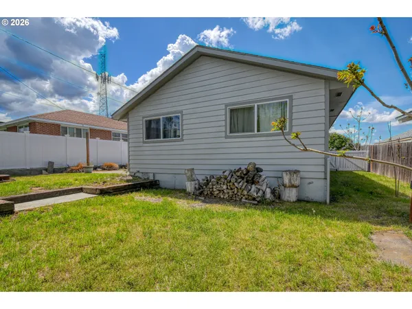 $279,900 | 808 Southeast 6th Street, Pendleton, OR 97801