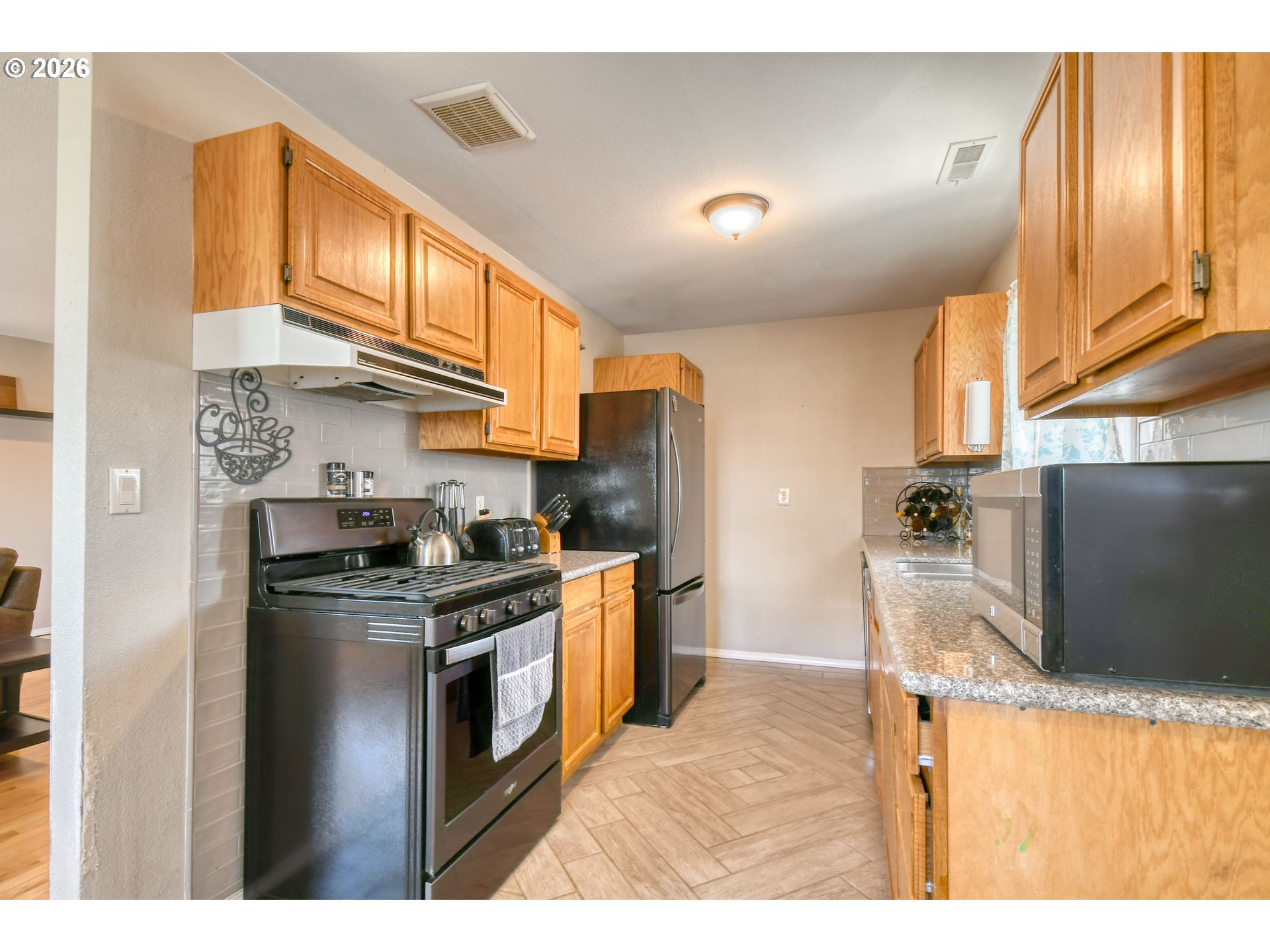 808 Southeast 6th Street Pendleton, OR 97801 - Photo 10 of 35