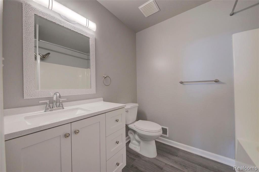 1242 Labrosse Street Detroit, MI 48226 - Photo 33 of 55