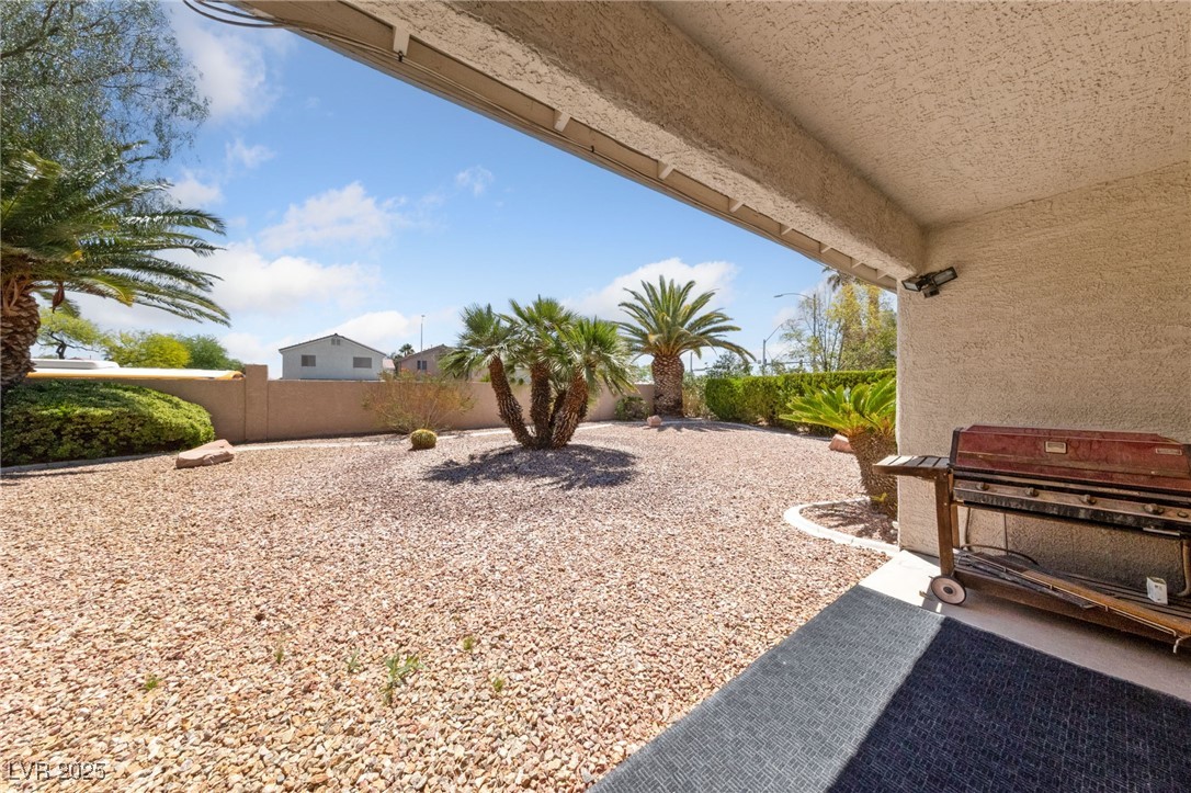 5232 Saranac Road Las Vegas, NV 89130 - Photo 27 of 34 View of yard