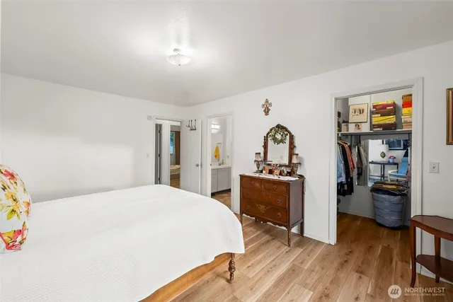 $499,950 | 90 East Treasure Island Drive, Allyn, WA 98524