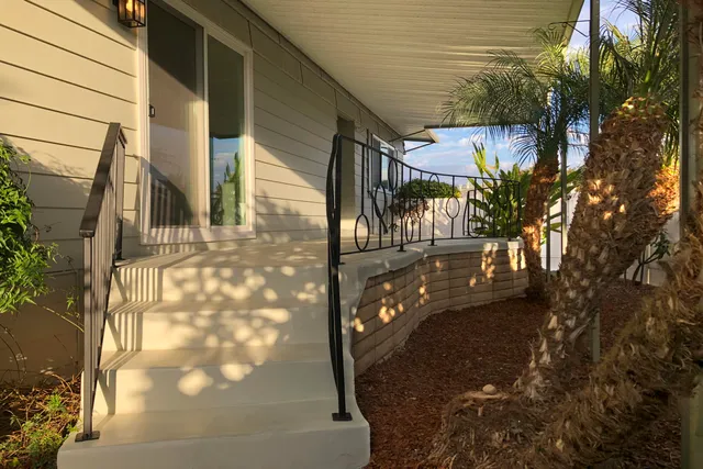 a picture of a street