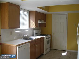 90 Farmhouse Road Sicklerville, NJ 08081 - Photo 2 of 12 Kitchen