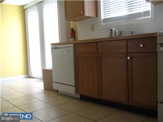 90 Farmhouse Road Sicklerville, NJ 08081 - Photo 6 of 12 Kitchen