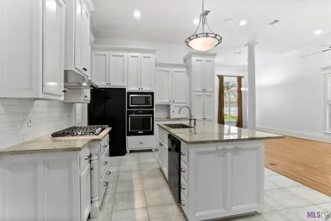 $359,000 | 10777 Woodland Oaks Drive, Baton Rouge, LA 70809