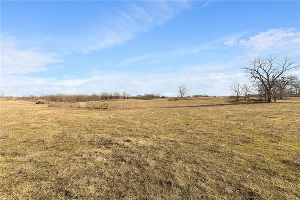 $314,500 | 2710 Northeast Hwy CC, Leeton, MO 64761