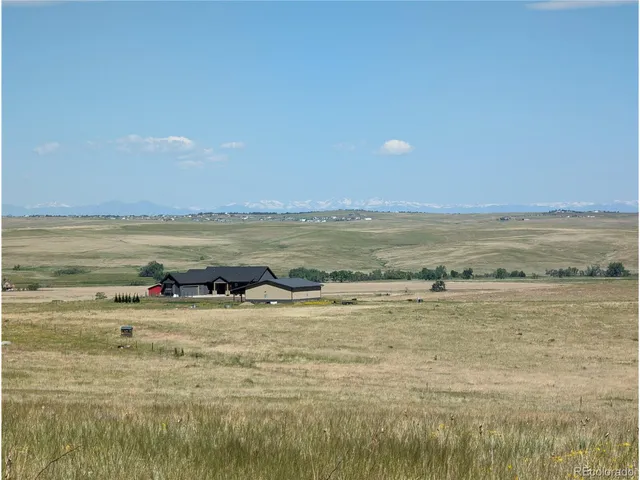 a view of an ocean from a yard