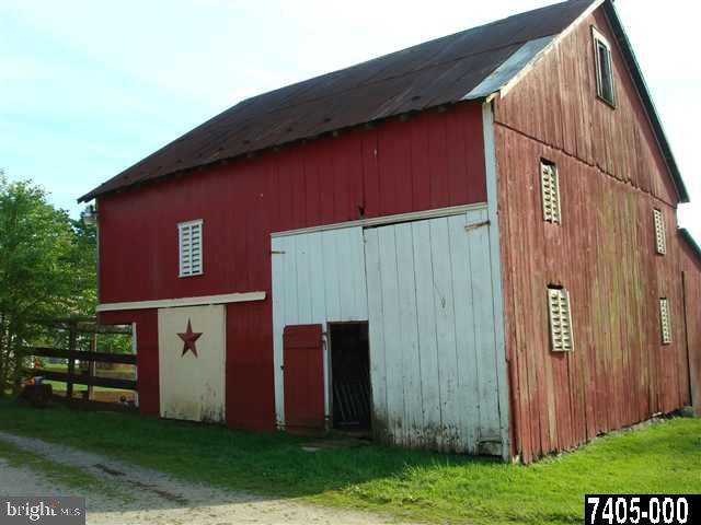 795 White Hall Road Littlestown, PA 17340 - Photo 3 of 25