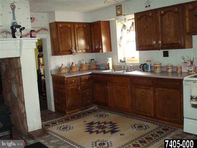 795 White Hall Road Littlestown, PA 17340 - Photo 4 of 25