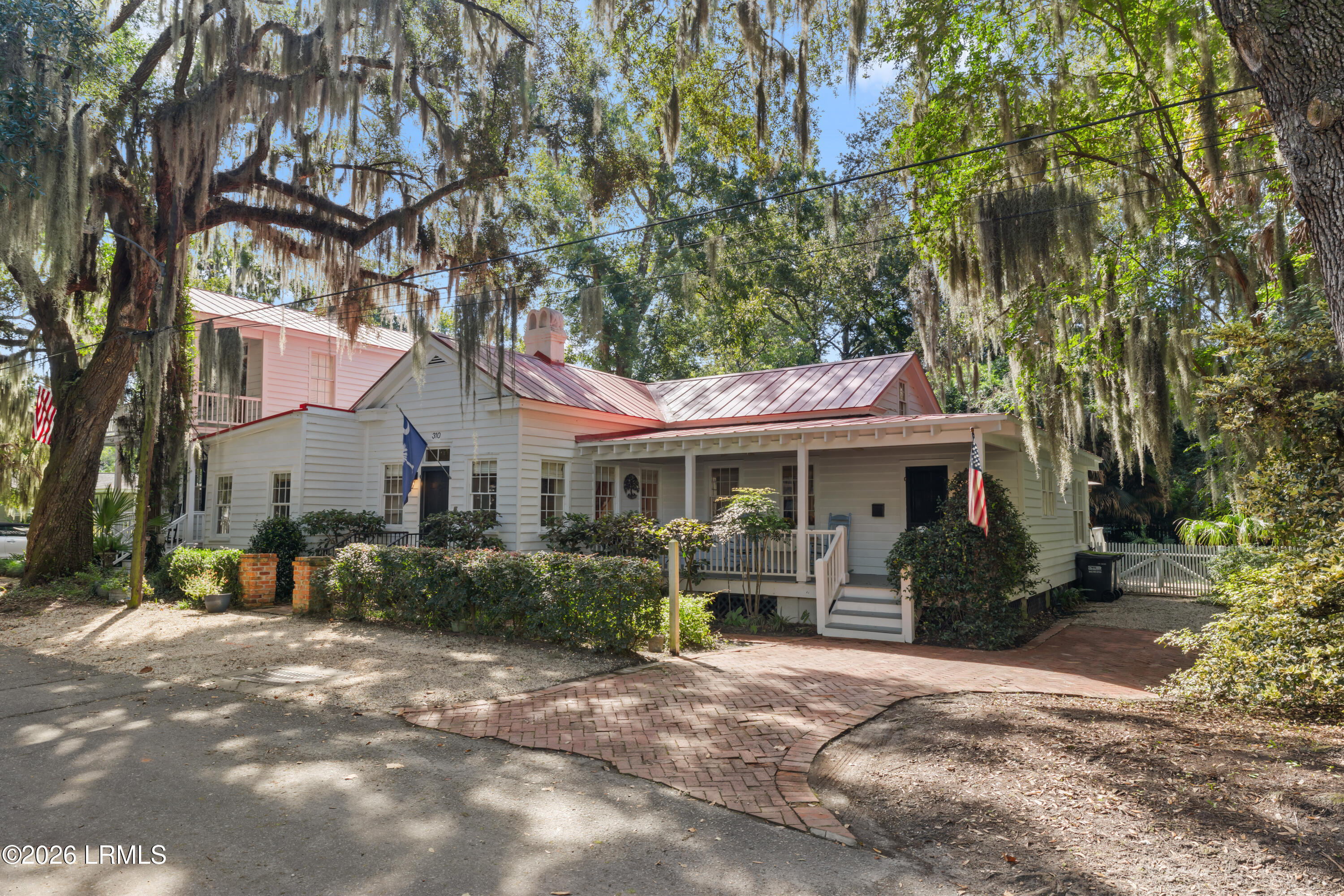 310 Hancock Street Beaufort, SC 29902 - Photo 2 of 46 Front of Home from Side
