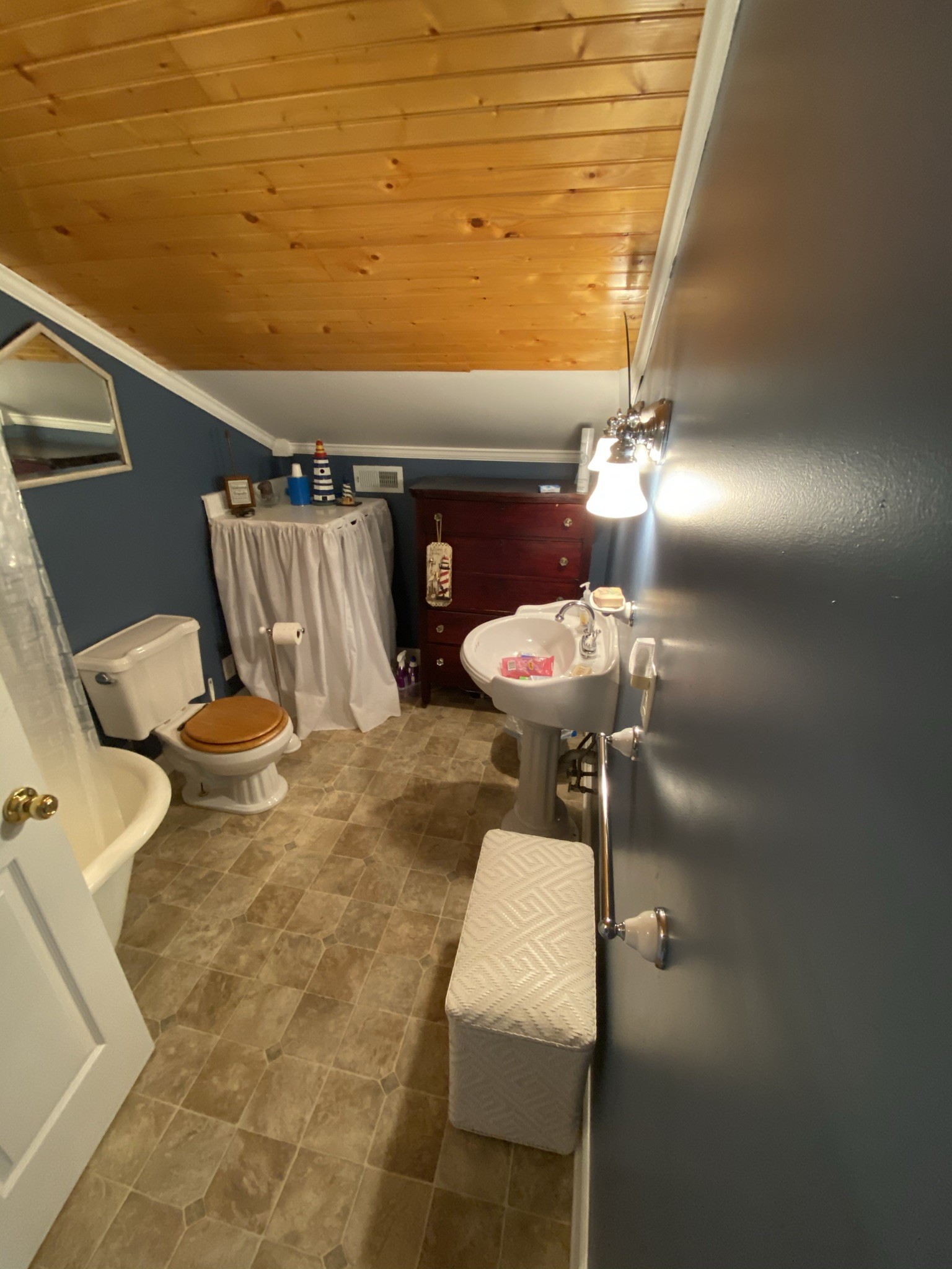 2743 Thompson Road Murfreesboro, TN 37128 - Photo 40 of 43 a bathroom with a toilet and a shower