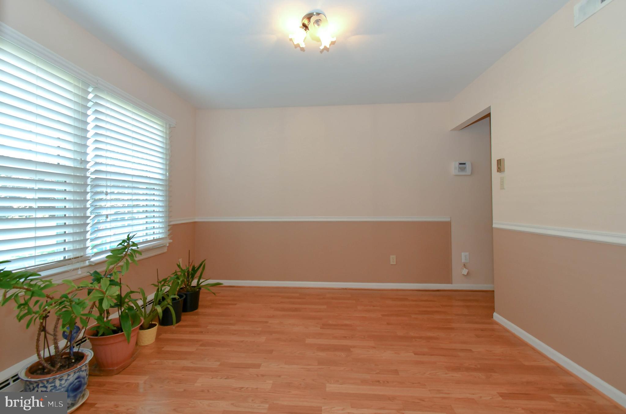 301 South Johnson Road Sterling, VA 20164 - Photo 13 of 25 Forming dining area