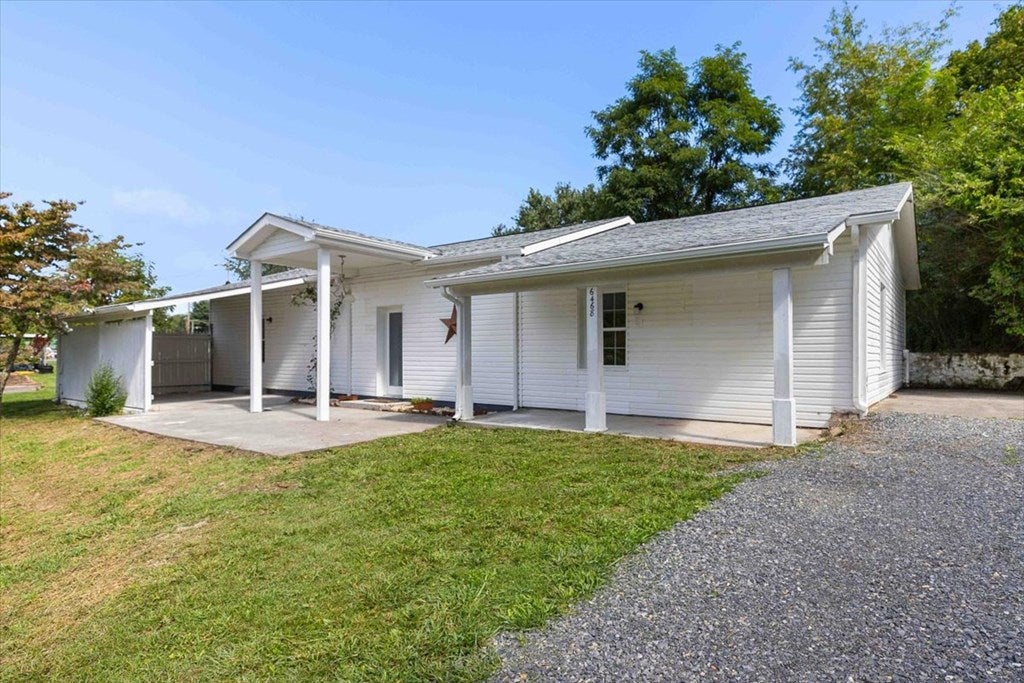 6468 Divers Road Radford, VA 24141 - Photo 2 of 29 Gallery Image 2
