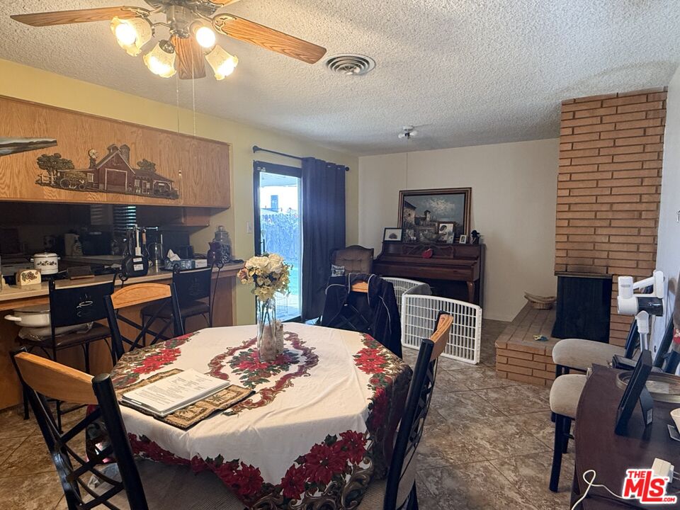 309 Pilot Avenue Bakersfield, CA 93308 - Photo 4 of 11