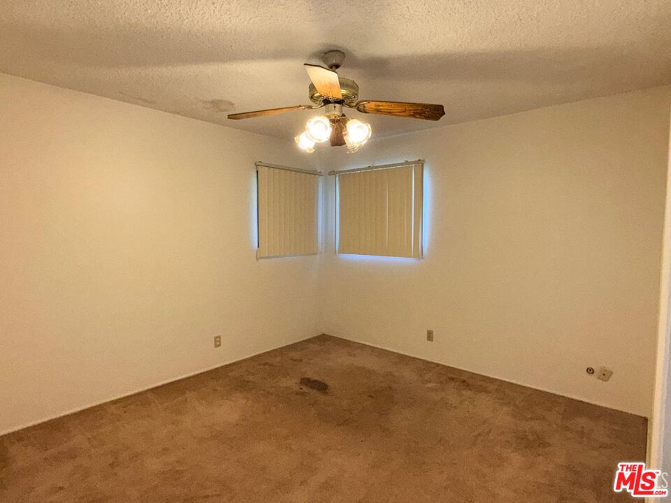 309 Pilot Avenue Bakersfield, CA 93308 - Photo 4 of 11