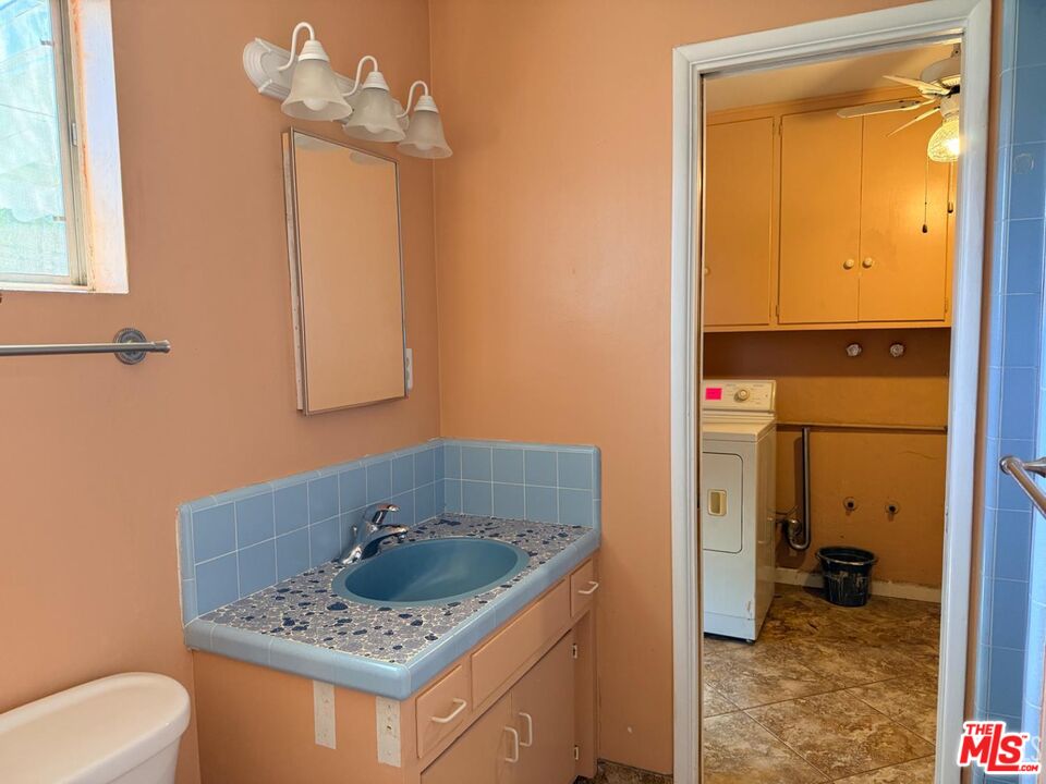 309 Pilot Avenue Bakersfield, CA 93308 - Photo 5 of 11