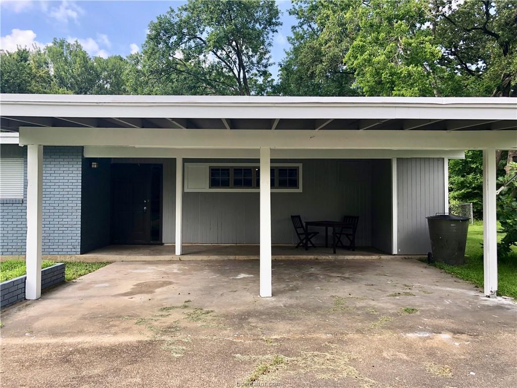807 Vine Street Bryan, TX 77802 - Photo 2 of 17 a house with a outdoor space