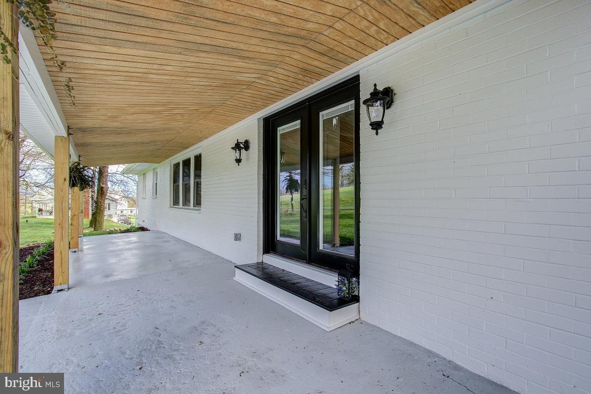 8022 Bolivar Road Middletown, MD 21769 - Photo 1 of 35 Front Porch