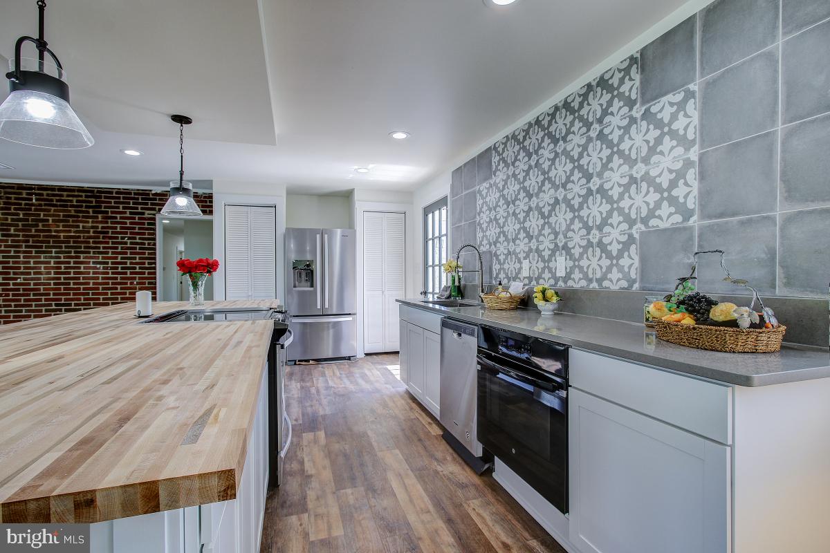 8022 Bolivar Road Middletown, MD 21769 - Photo 32 of 35 Open Floor Plan Kitchen