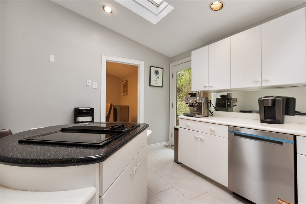 86 Framingham Road Southborough, MA 01772 - Photo 13 of 36