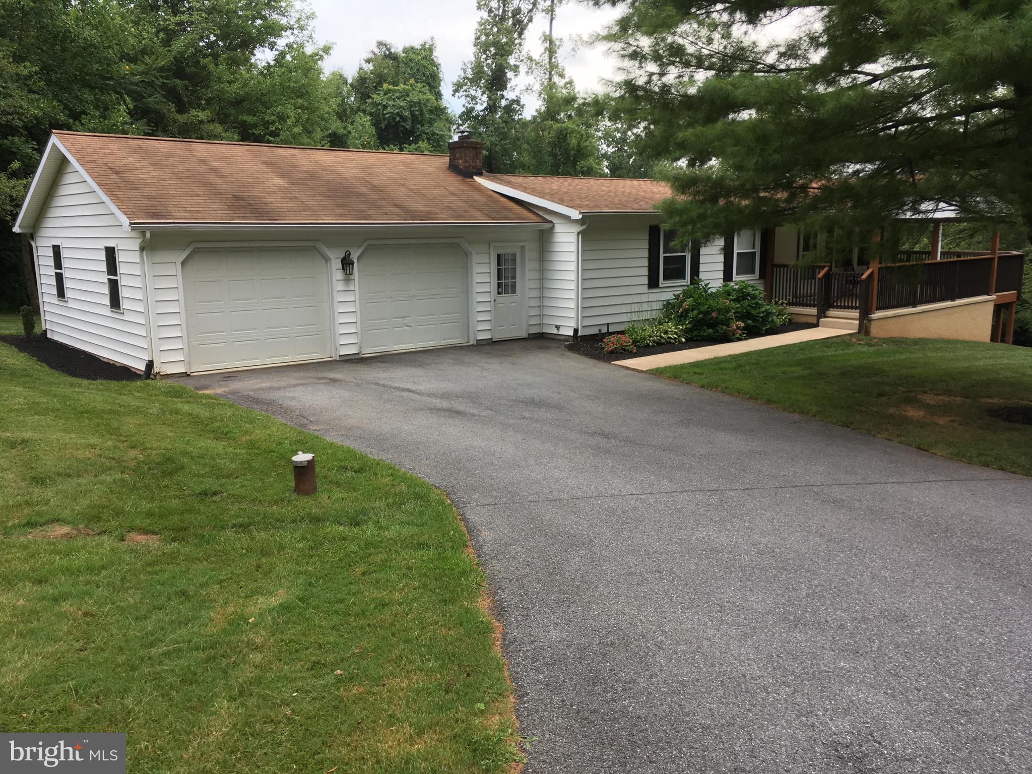 165 Mountain Road Denver, PA 17517 - Photo 16 of 37 2 car garage