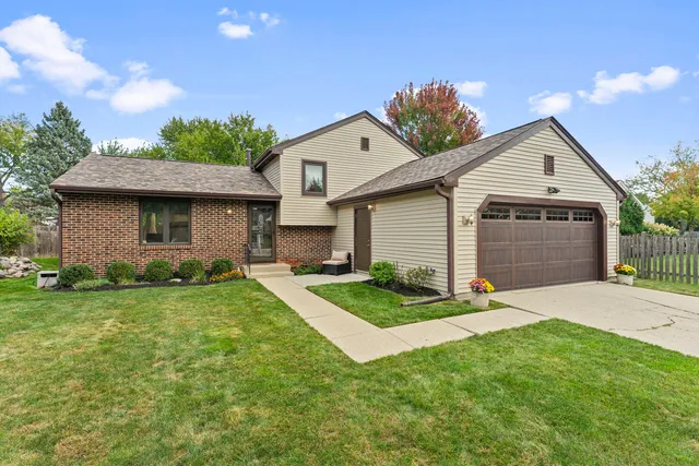 $499,000 | 307 Albright Court, Vernon Hills, IL 60061