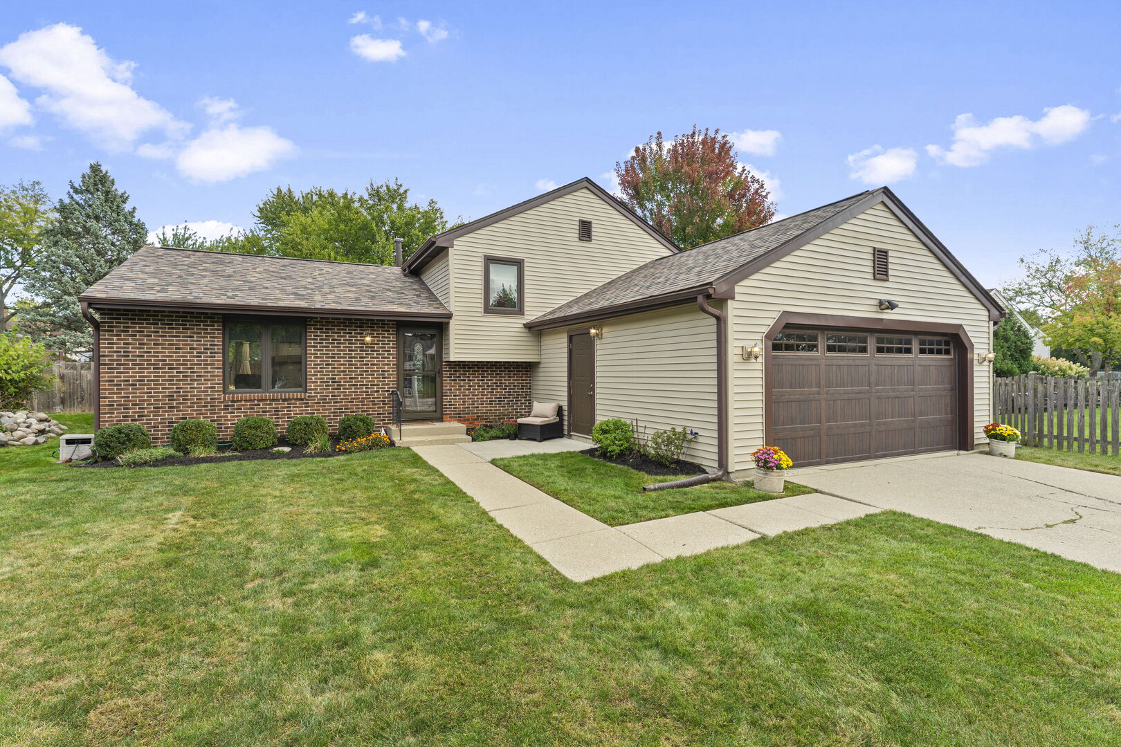 307 Albright Court Vernon Hills, IL 60061 - Photo 1 of 33