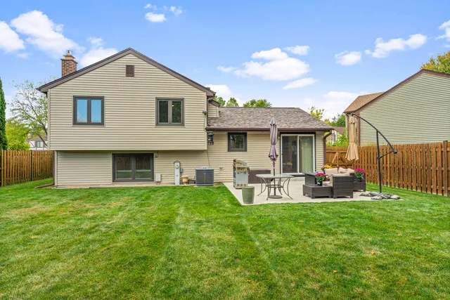 $499,000 | 307 Albright Court, Vernon Hills, IL 60061