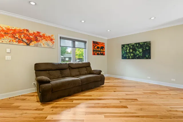 $499,000 | 307 Albright Court, Vernon Hills, IL 60061