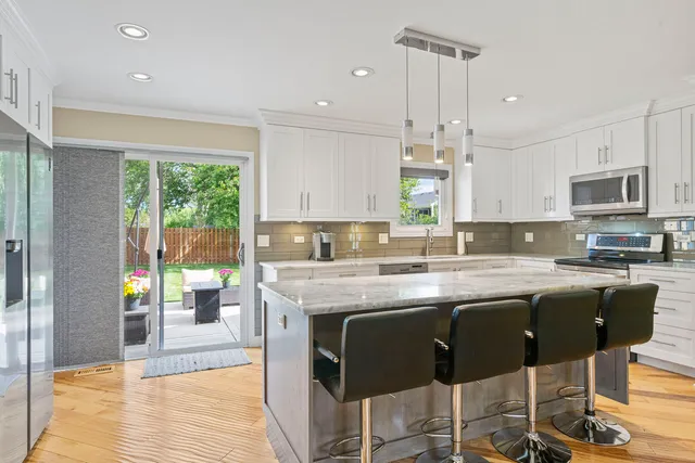 $499,000 | 307 Albright Court, Vernon Hills, IL 60061