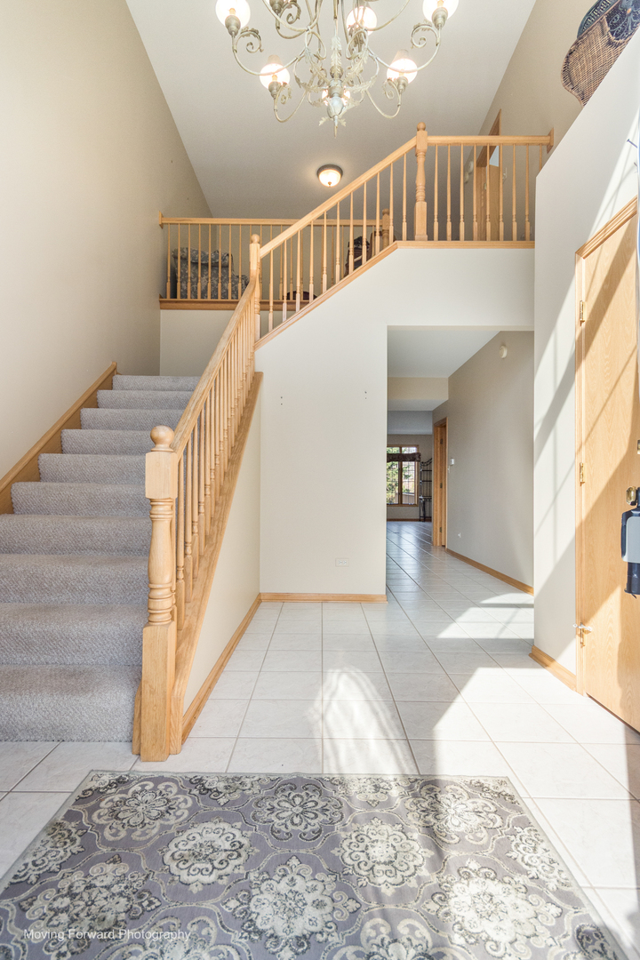 14825 Steven Court Lemont, IL 60439 - Photo 27 of 50 a view of entryway and hall