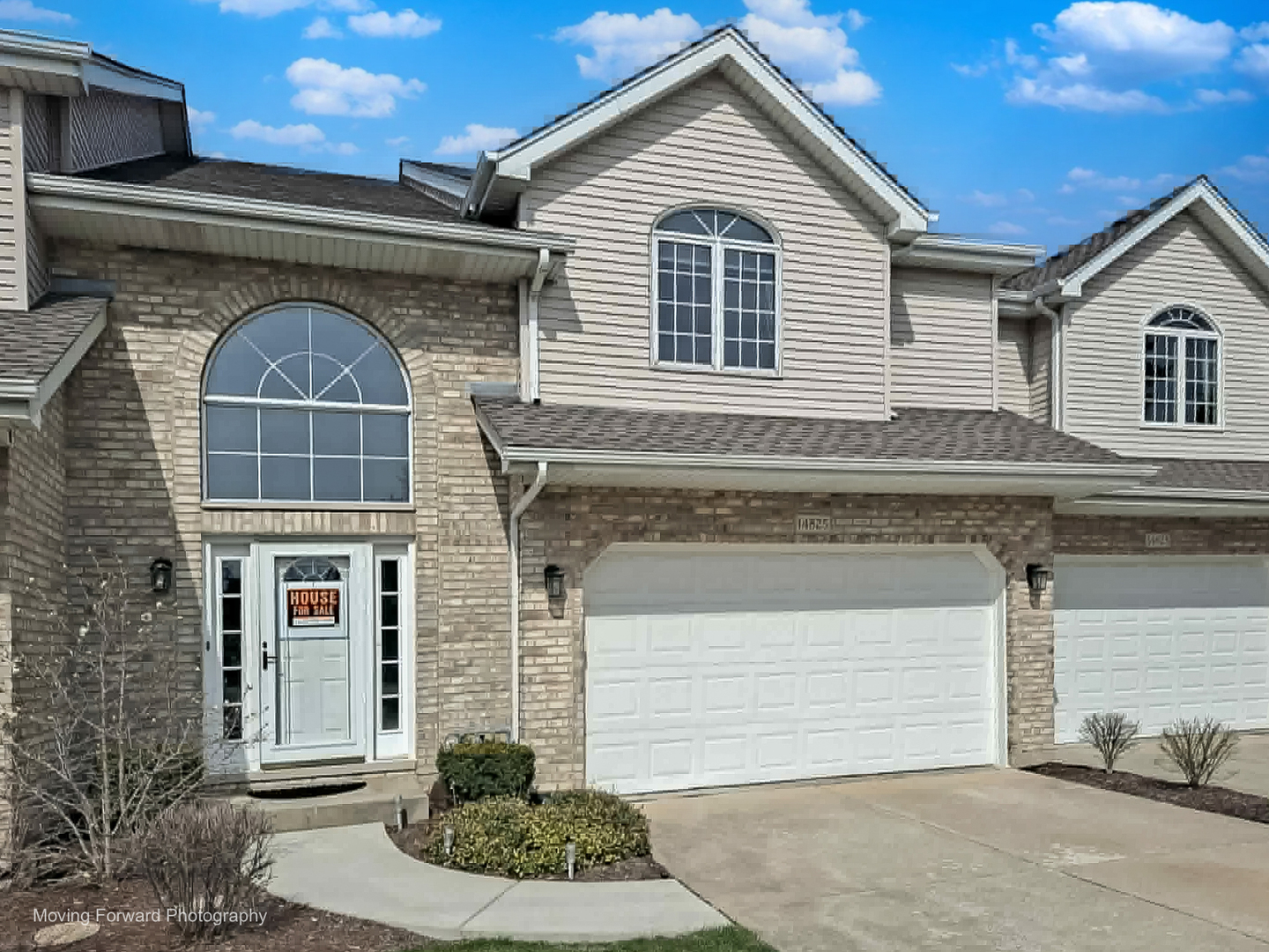 14825 Steven Court Lemont, IL 60439 - Photo 40 of 50 a front view of a house with garden
