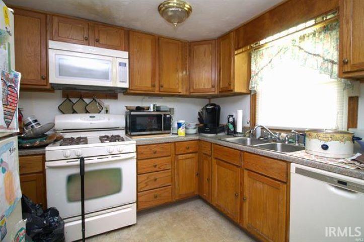 5712 South Delmar Road Marion, IN 46953 - Photo 9 of 23