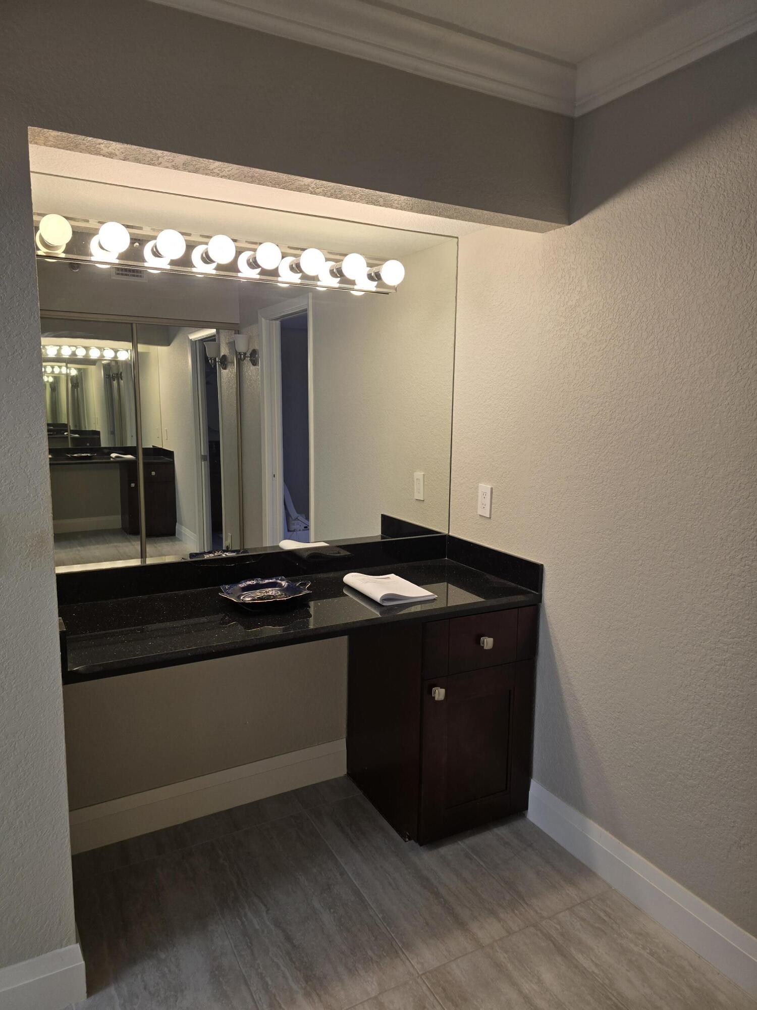 7580 Regency Lake Drive, Unit 402 Boca Raton, FL 33433 - Photo 20 of 28 1000056637