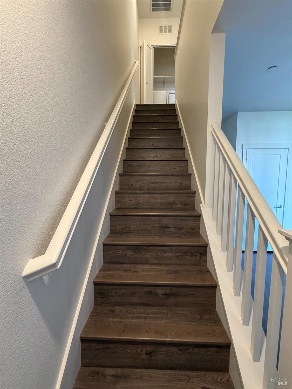 524 Blythewood Place Santa Rosa, CA 95407 - Photo 9 of 21 a view of entryway